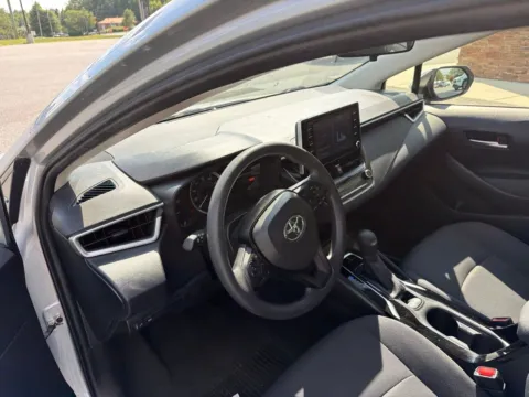 More photos of 2020 Toyota Corolla LE at Jerry Hunt Supercenter - Lexington, NC