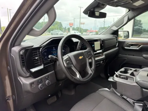 More photos of 2023 Chevrolet Silverado 1500 LT at Jerry Hunt Supercenter - Lexington, NC