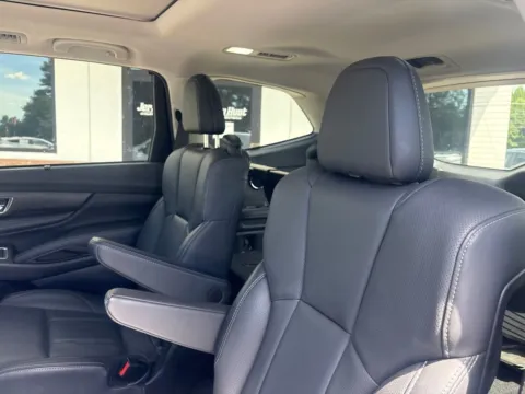 More photos of 2023 Subaru Ascent Limited at Jerry Hunt Supercenter - Lexington, NC