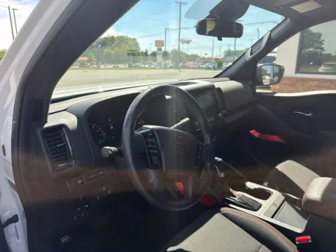More photos of 2022 Nissan Frontier PRO-4X at Jerry Hunt Supercenter - Lexington, NC