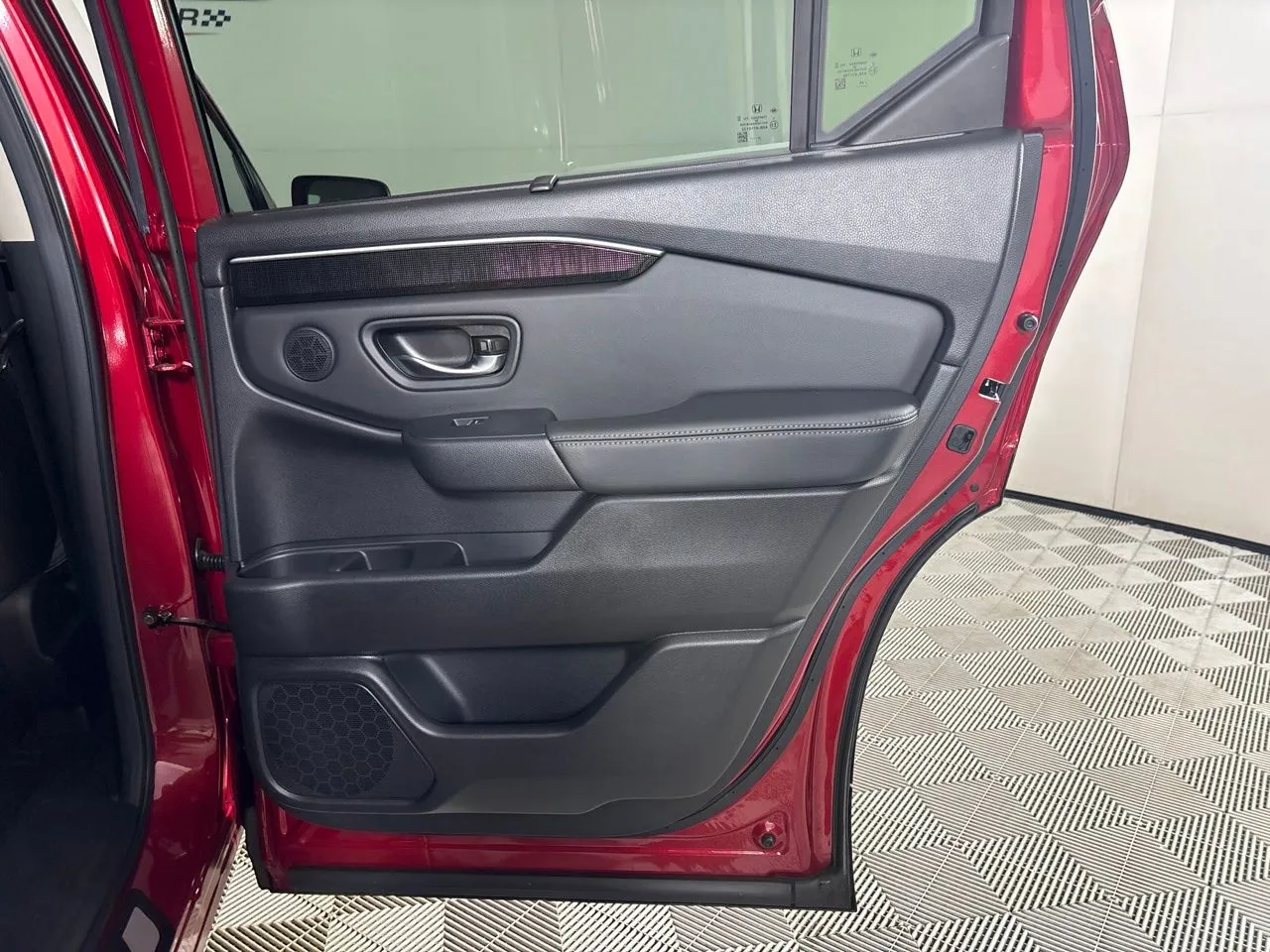 2025 Honda Pilot Elite - Photo 29