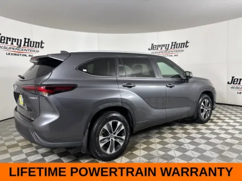 More photos of 2024 Toyota Highlander Hybrid XLE at Jerry Hunt Supercenter - Lexington, NC