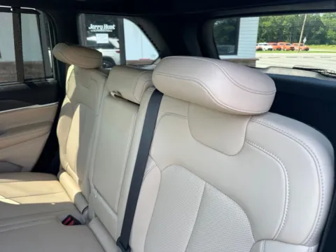 More photos of 2023 Jeep Grand Cherokee 4xe at Jerry Hunt Supercenter - Lexington, NC