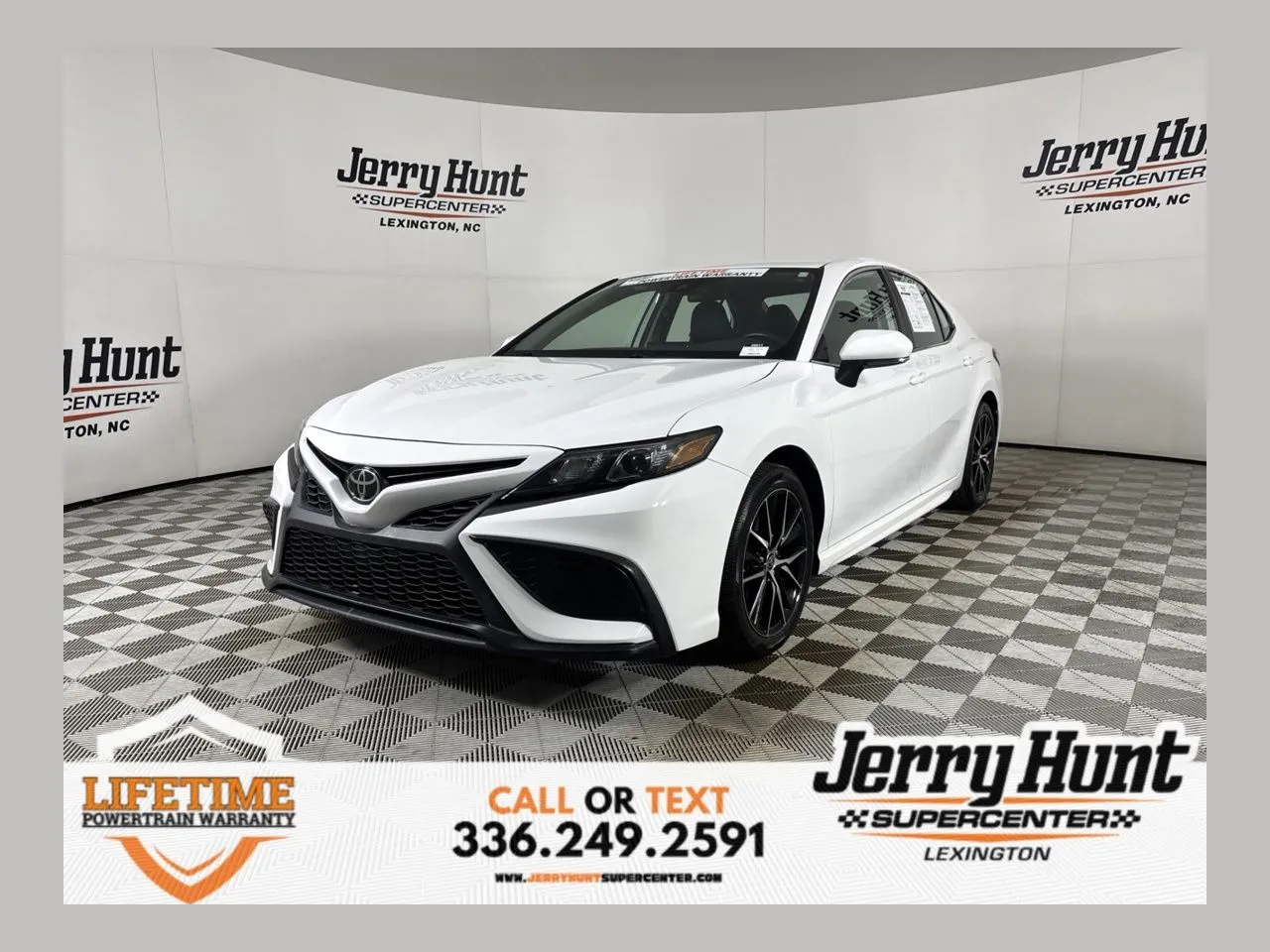 White 2024 Toyota Camry SE for sale in Lexington, NC