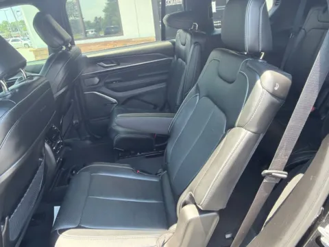 More photos of 2023 Jeep Grand Cherokee L Overland at Jerry Hunt Supercenter - Lexington, NC