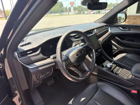 More photos of 2023 Jeep Grand Cherokee L Overland at Jerry Hunt Supercenter - Lexington, NC