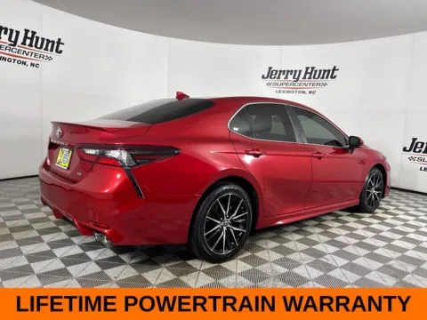 More photos of 2022 Toyota Camry SE at Jerry Hunt Supercenter - Lexington, NC
