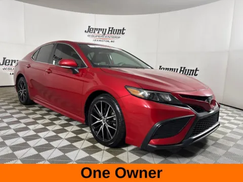 More photos of 2022 Toyota Camry SE at Jerry Hunt Supercenter - Lexington, NC