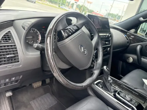 More photos of 2024 INFINITI QX80 Sensory at Jerry Hunt Supercenter - Lexington, NC