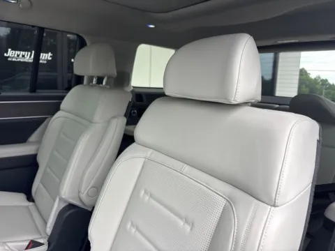 More photos of 2025 Hyundai Santa Fe Calligraphy at Jerry Hunt Supercenter - Lexington, NC