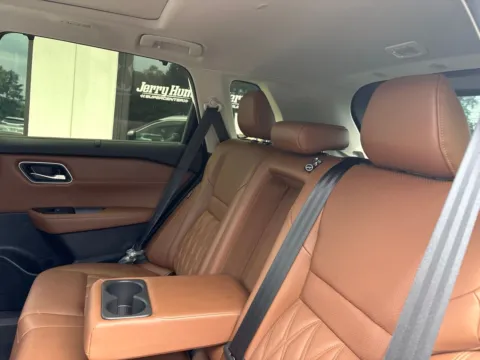 More photos of 2024 Nissan Rogue Platinum at Jerry Hunt Supercenter - Lexington, NC