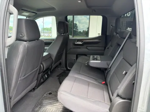 More photos of 2024 GMC Sierra 1500 Elevation at Jerry Hunt Supercenter - Lexington, NC