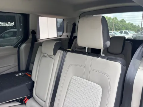 More photos of 2022 Ford Transit Connect XLT at Jerry Hunt Supercenter - Lexington, NC
