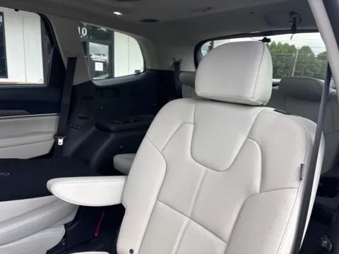 More photos of 2023 Kia Telluride SX at Jerry Hunt Supercenter - Lexington, NC
