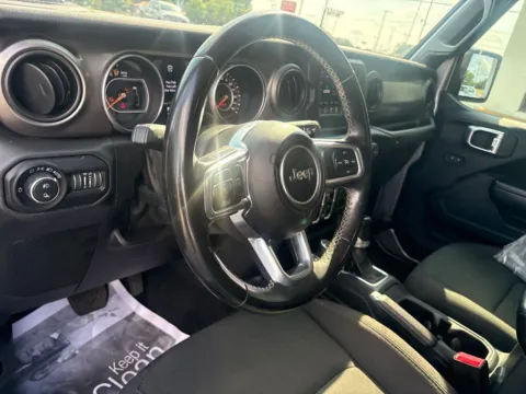More photos of 2020 Jeep Gladiator Sport at Jerry Hunt Supercenter - Lexington, NC