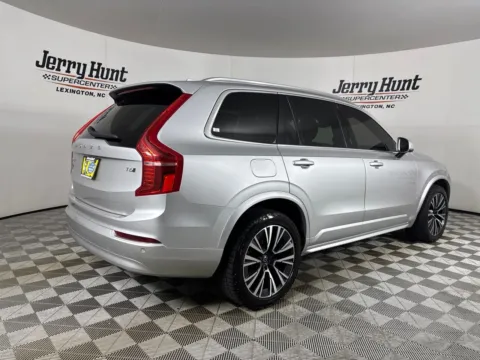 More photos of 2022 Volvo XC90 T6 Momentum at Jerry Hunt Supercenter - Lexington, NC