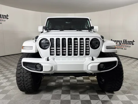 Photos of 2021 Jeep Gladiator Overland for sale in Lexington, NC at Jerry Hunt Supercenter - Lexington