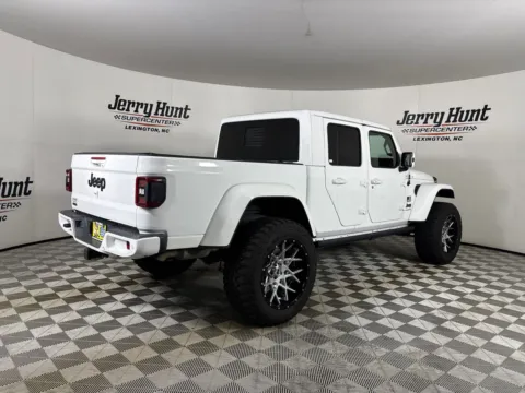 More photos of 2021 Jeep Gladiator Overland at Jerry Hunt Supercenter - Lexington, NC