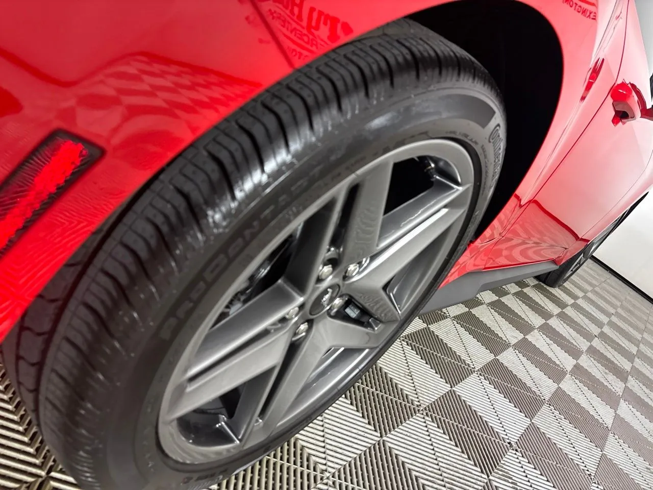 2025 Ford Mustang EcoBoost - Photo 29