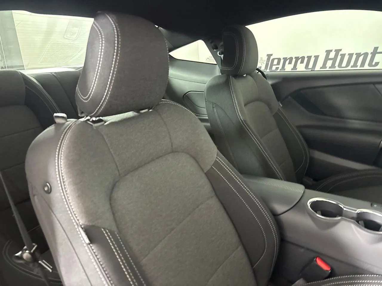 2025 Ford Mustang EcoBoost - Photo 25