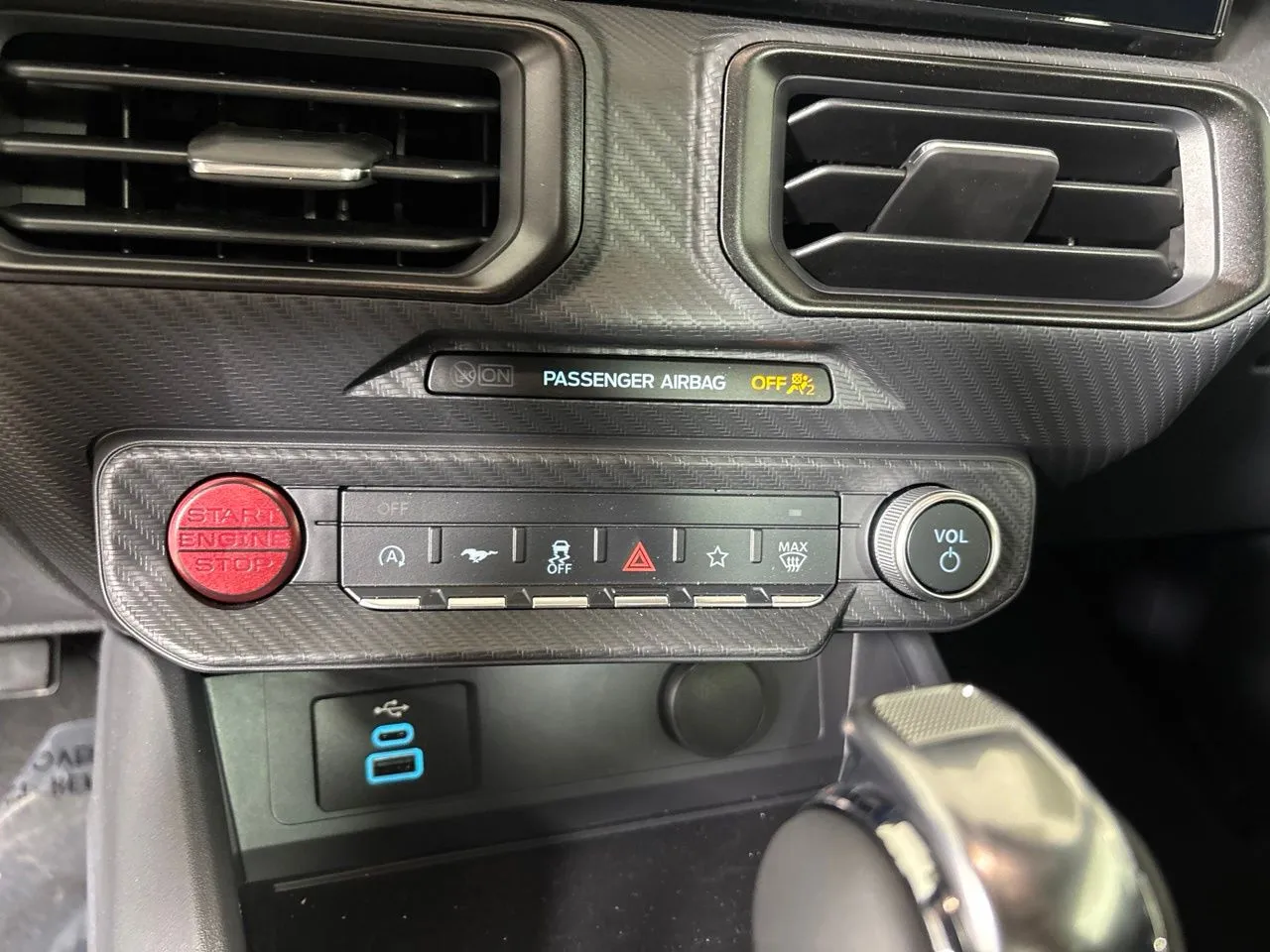 2025 Ford Mustang EcoBoost - Photo 19