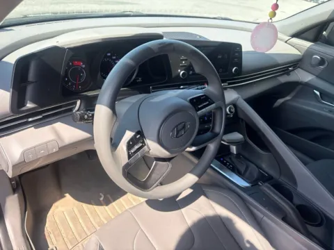 More photos of 2022 Hyundai Elantra SEL at Jerry Hunt Supercenter - Lexington, NC