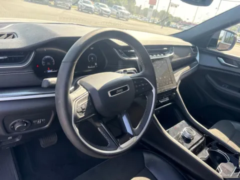 More photos of 2023 Jeep Grand Cherokee Altitude X at Jerry Hunt Supercenter - Lexington, NC