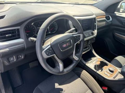 More photos of 2021 GMC Acadia SLE at Jerry Hunt Supercenter - Lexington, NC