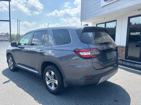 More photos of 2023 Honda Pilot EX-L at Jerry Hunt Supercenter - Lexington, NC