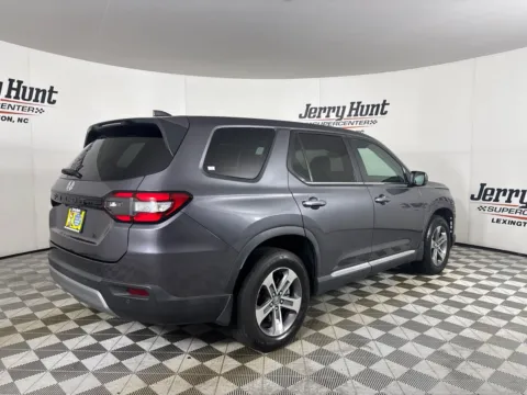 More photos of 2023 Honda Pilot EX-L at Jerry Hunt Supercenter - Lexington, NC