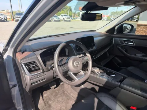 More photos of 2023 Nissan Rogue Platinum at Jerry Hunt Supercenter - Lexington, NC