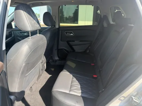 More photos of 2023 Nissan Rogue Platinum at Jerry Hunt Supercenter - Lexington, NC