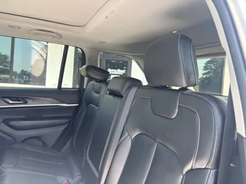More photos of 2023 Jeep Grand Cherokee Limited at Jerry Hunt Supercenter - Lexington, NC