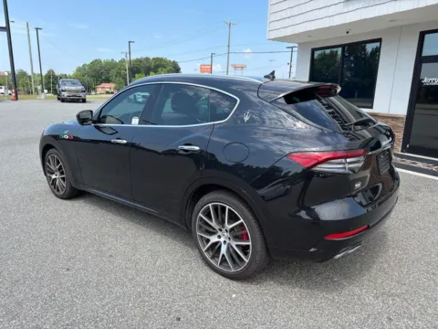 More photos of 2022 Maserati Levante GT at Jerry Hunt Supercenter - Lexington, NC