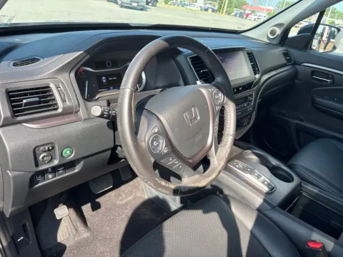 More photos of 2023 Honda Ridgeline RTL at Jerry Hunt Supercenter - Lexington, NC