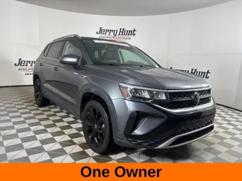 More photos of 2023 Volkswagen Taos 1.5T SE at Jerry Hunt Supercenter - Lexington, NC