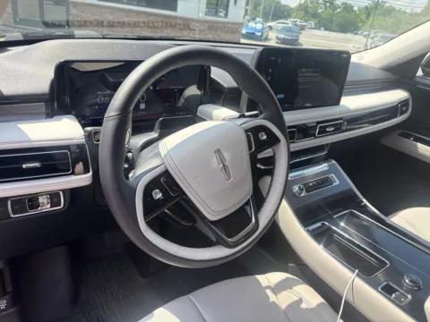 More photos of 2026 Lincoln Aviator Premiere at Jerry Hunt Supercenter - Lexington, NC