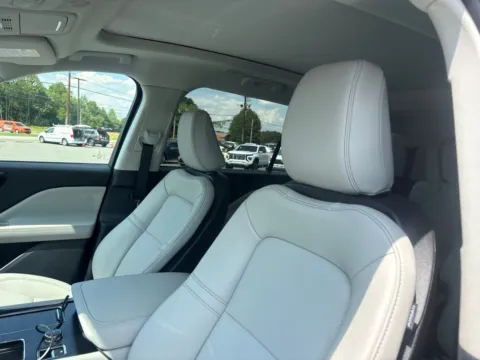 Another view of 2026 Lincoln Aviator Premiere for sale in Lexington, NC at Jerry Hunt Supercenter - Lexington