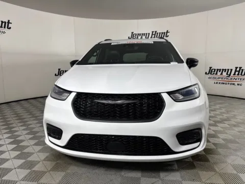 Another view of 2025 Chrysler Pacifica Limited for sale in Lexington, NC at Jerry Hunt Supercenter - Lexington