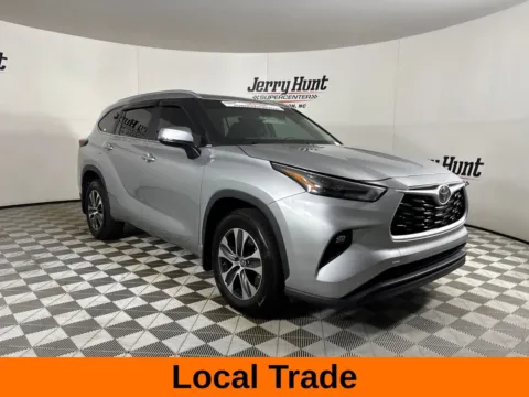 More photos of 2024 Toyota Highlander XLE at Jerry Hunt Supercenter - Lexington, NC