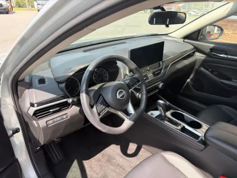 More photos of 2024 Nissan Altima 2.5 SR at Jerry Hunt Supercenter - Lexington, NC