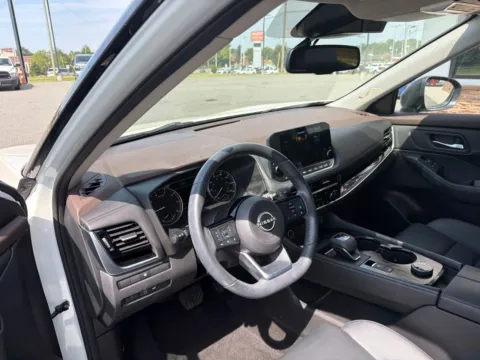 More photos of 2023 Nissan Rogue SL at Jerry Hunt Supercenter - Lexington, NC