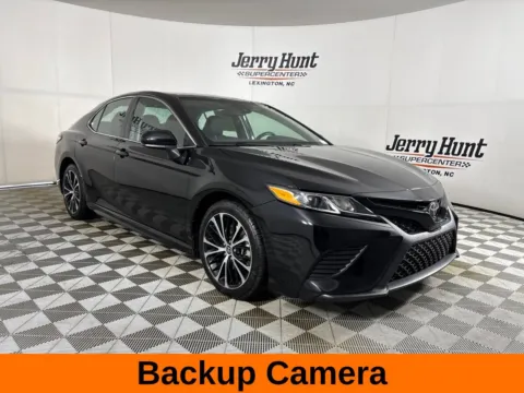 More photos of 2020 Toyota Camry SE at Jerry Hunt Supercenter - Lexington, NC