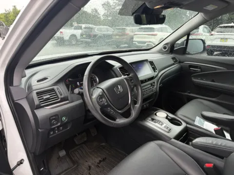 More photos of 2023 Honda Ridgeline RTL at Jerry Hunt Supercenter - Lexington, NC