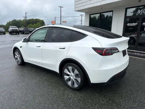 More photos of 2021 Tesla Model Y Long Range at Jerry Hunt Supercenter - Lexington, NC
