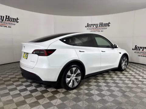 More photos of 2021 Tesla Model Y Long Range at Jerry Hunt Supercenter - Lexington, NC
