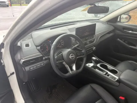 More photos of 2024 Nissan Altima 2.5 SL at Jerry Hunt Supercenter - Lexington, NC
