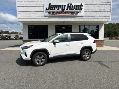 White 2022 Toyota RAV4 XLE for sale in Lexington, NC