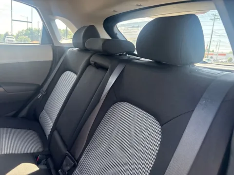 More photos of 2021 Hyundai Kona SE at Jerry Hunt Supercenter - Lexington, NC
