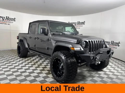 More photos of 2020 Jeep Gladiator Sport at Jerry Hunt Supercenter - Lexington, NC